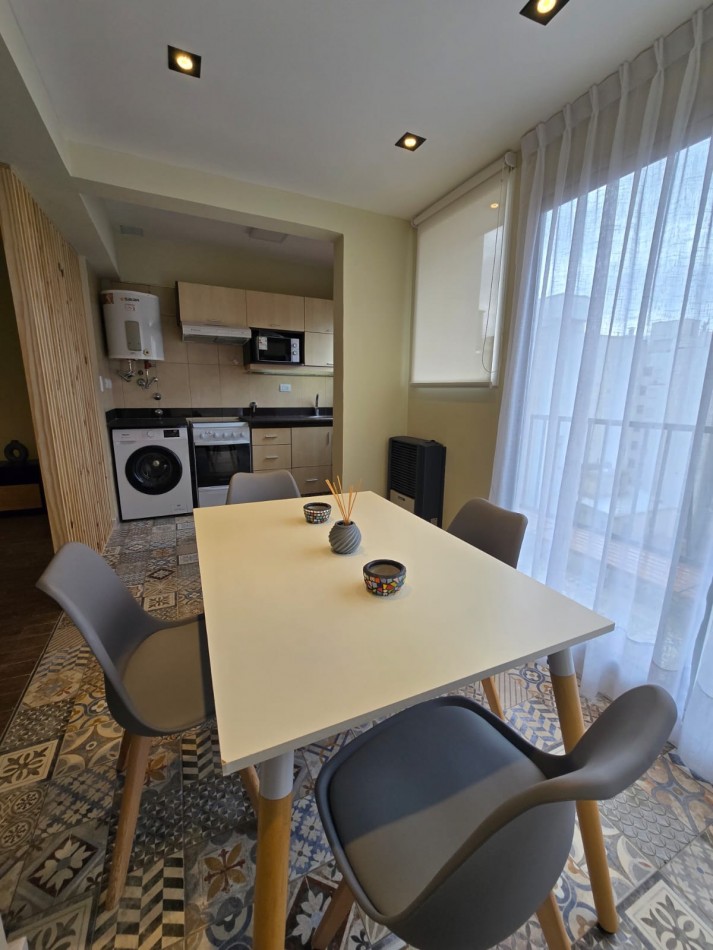 Departamento 2 amb con balcon corrido a la calle