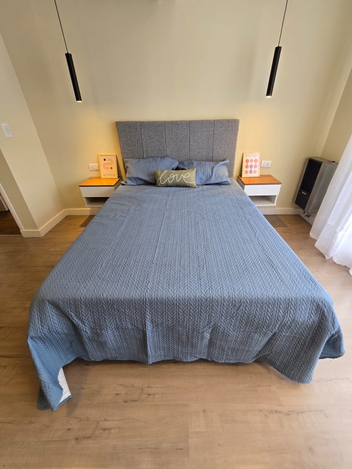 Departamento 2 amb con balcon corrido a la calle