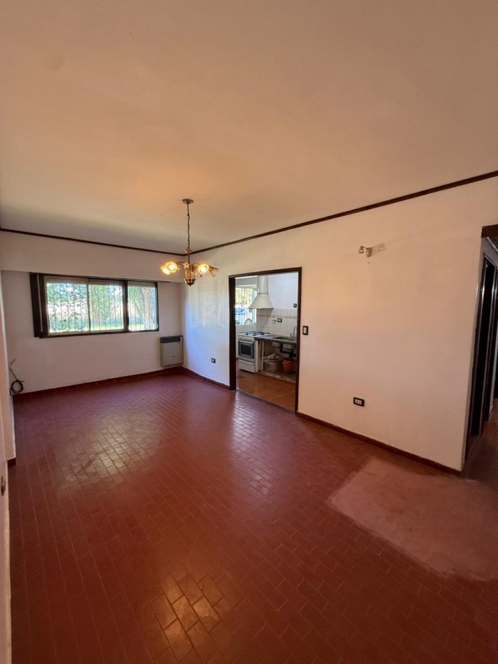 Amplio departamento 4 amb barrio Santa Rita