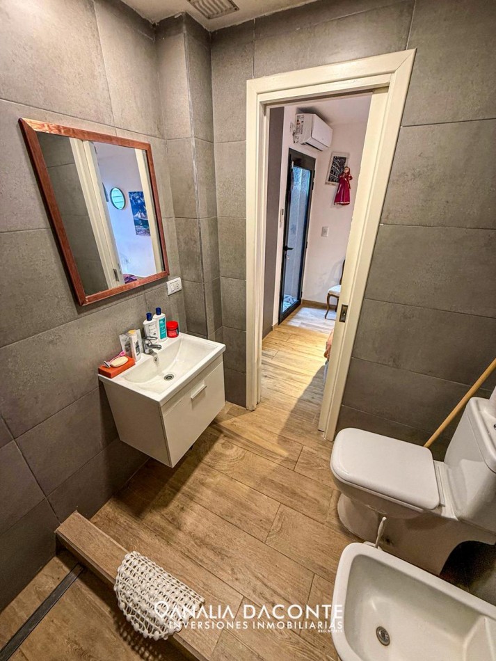 Moderno ph 2 amb pb a la calle con patio!