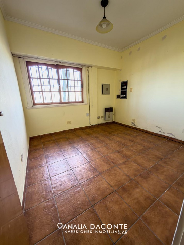 Local comercial sobre la costa con deposito