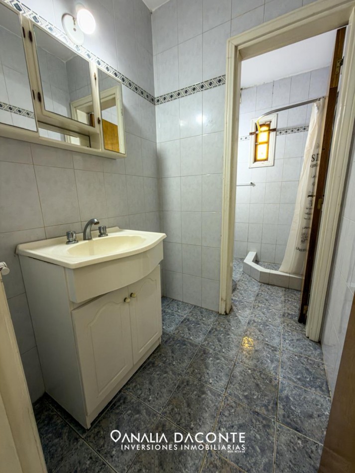 Local comercial sobre la costa con deposito