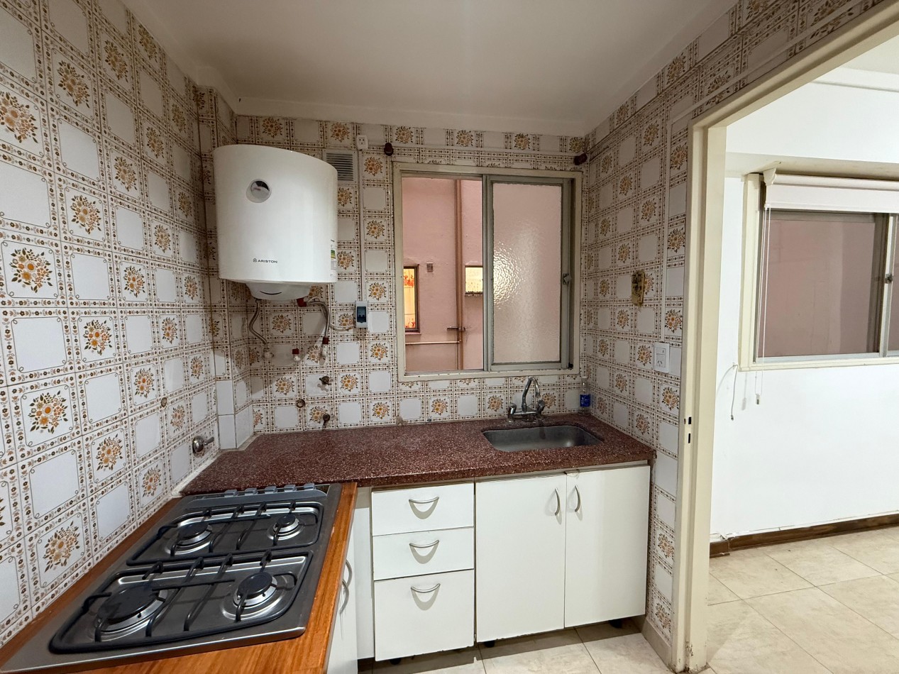 AMPLIO AMBIENTE PLAZA COLON IDEAL RENTA !