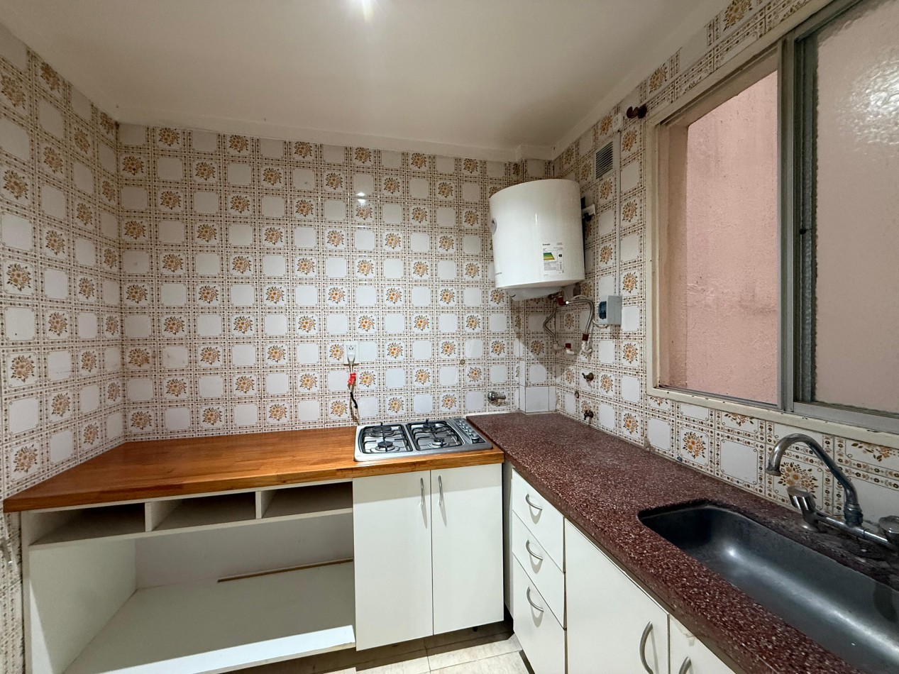 AMPLIO AMBIENTE PLAZA COLON IDEAL RENTA !