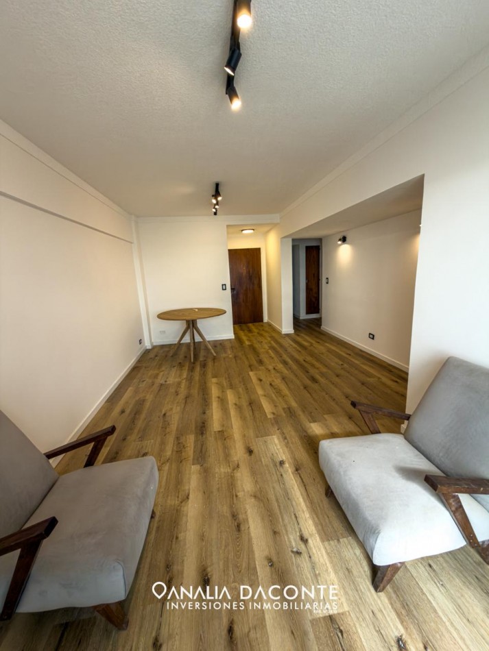 Depto 4 amb  reciclado frente al mar, con balcones y cocherta Santa Fe y la costa