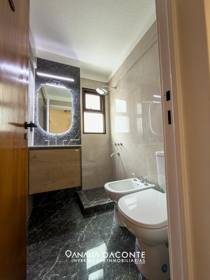 Depto 4 amb  reciclado frente al mar, con balcones y cocherta Santa Fe y la costa