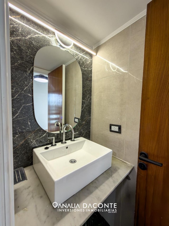 Depto 4 amb  reciclado frente al mar, con balcones y cocherta Santa Fe y la costa