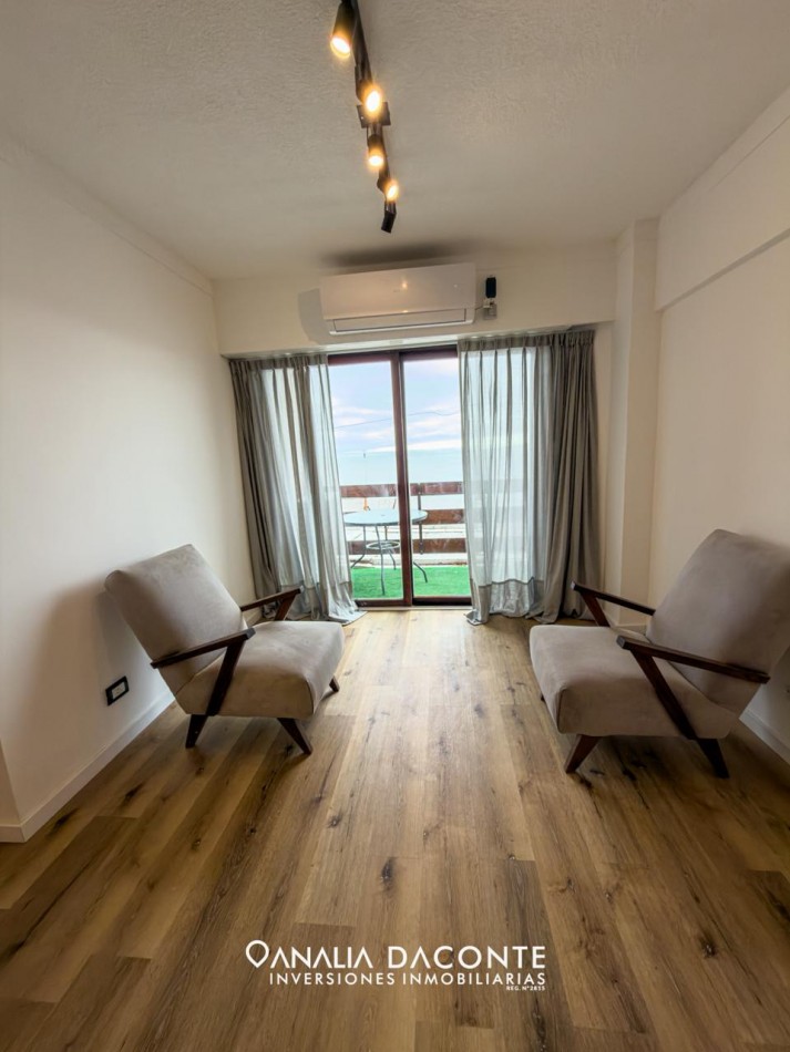 Depto 4 amb  reciclado frente al mar, con balcones y cocherta Santa Fe y la costa