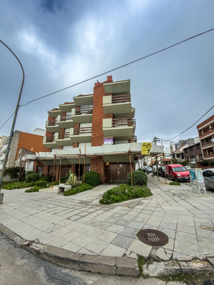 Depto 4 amb  reciclado frente al mar, con balcones y cocherta Santa Fe y la costa