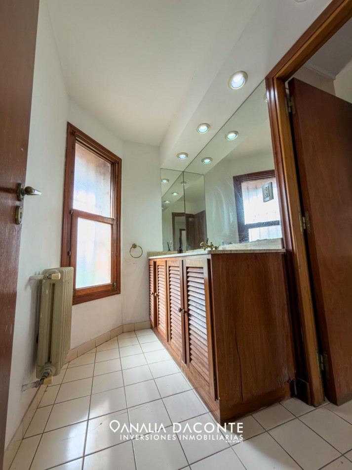 Gran chalet 7 amb a reciclar! en Caisamar con parque y quincho