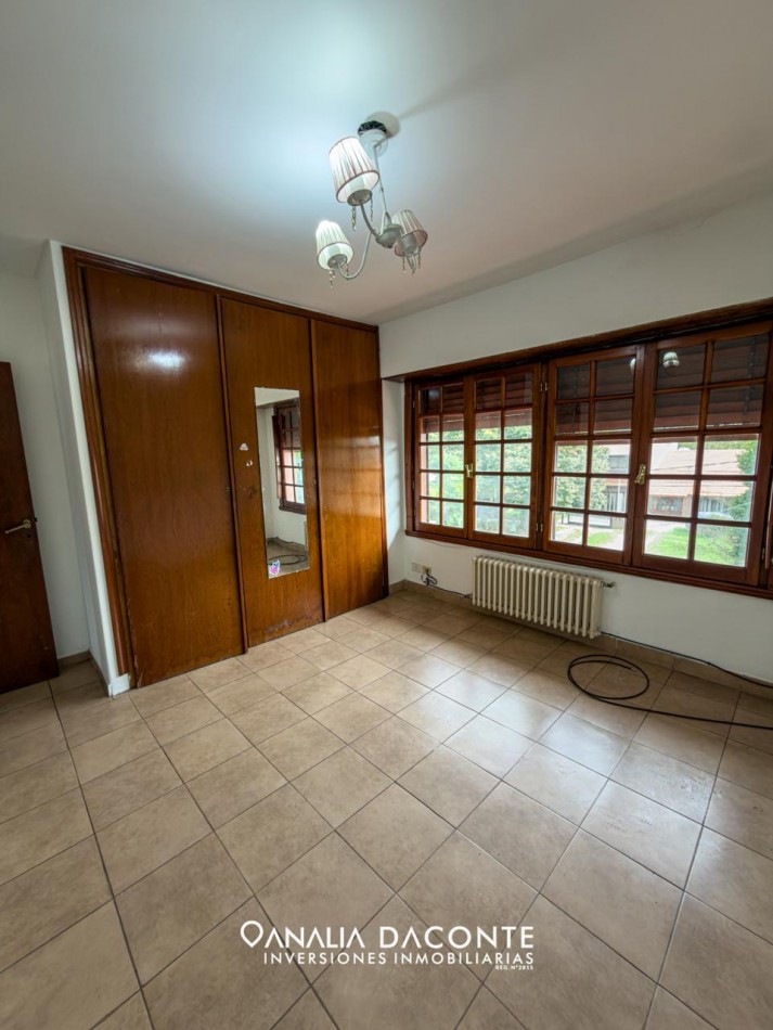 Gran chalet 7 amb a reciclar! en Caisamar con parque y quincho