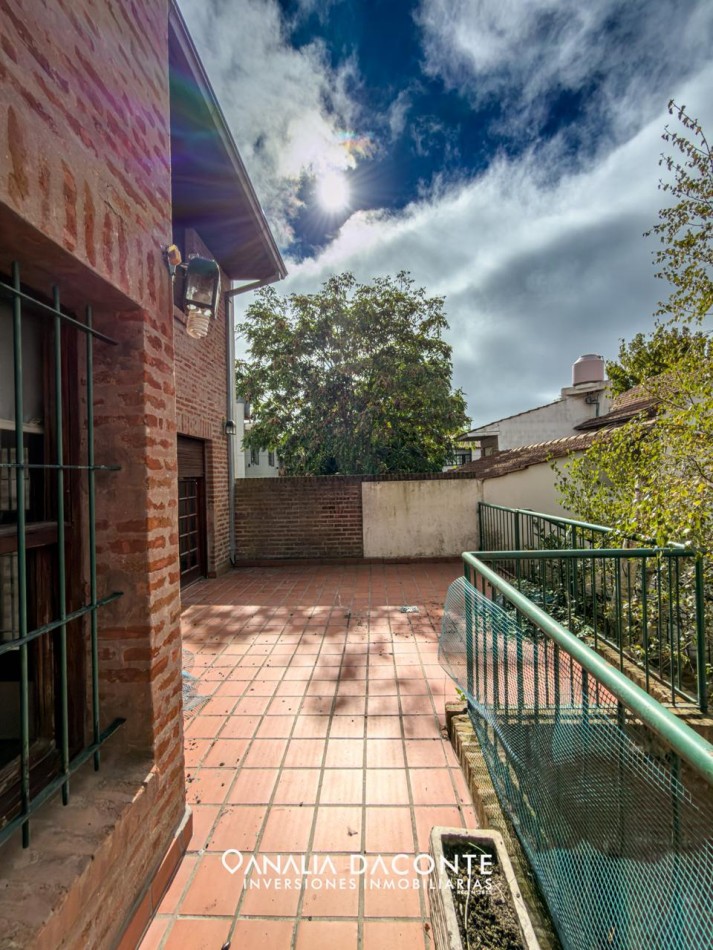 Gran chalet 7 amb a reciclar! en Caisamar con parque y quincho