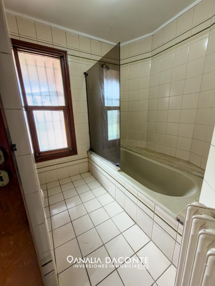 Gran chalet 7 amb a reciclar! en Caisamar con parque y quincho