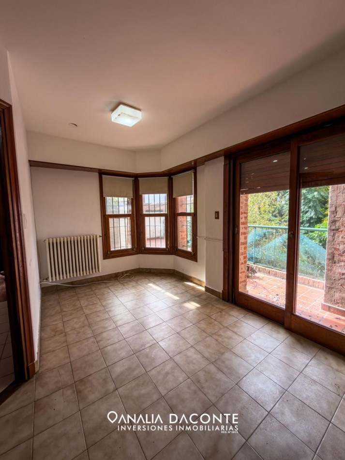 Gran chalet 7 amb a reciclar! en Caisamar con parque y quincho