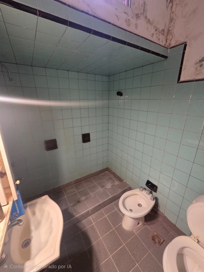 Chalet 3 amb a mejorar, con garage y patio, Villa Primera