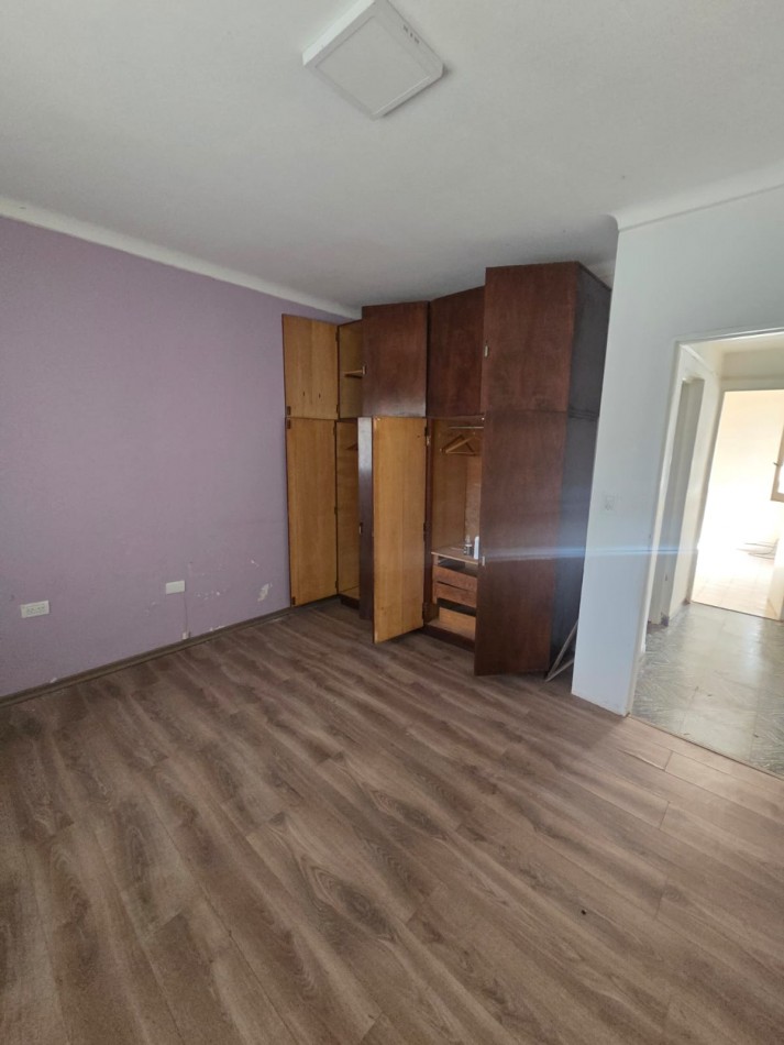 Chalet 3 amb a mejorar, con garage y patio, Villa Primera