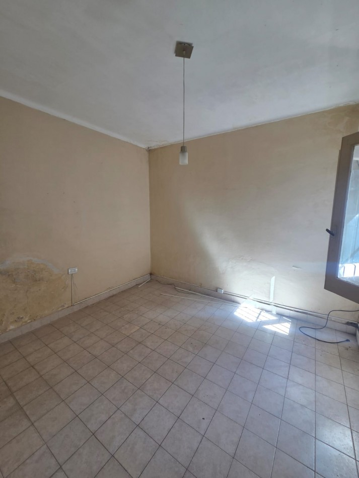 Chalet 3 amb a mejorar, con garage y patio, Villa Primera