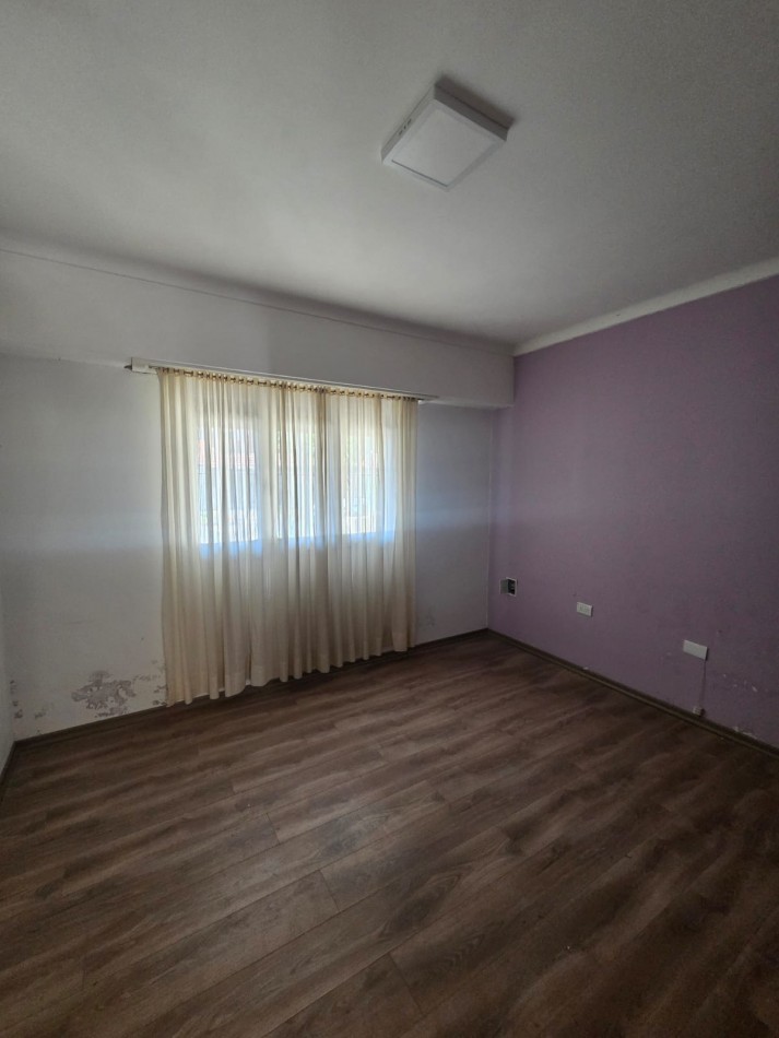 Chalet 3 amb a mejorar, con garage y patio, Villa Primera