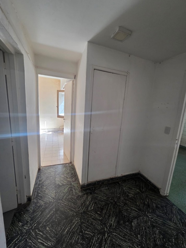 Chalet 3 amb a mejorar, con garage y patio, Villa Primera