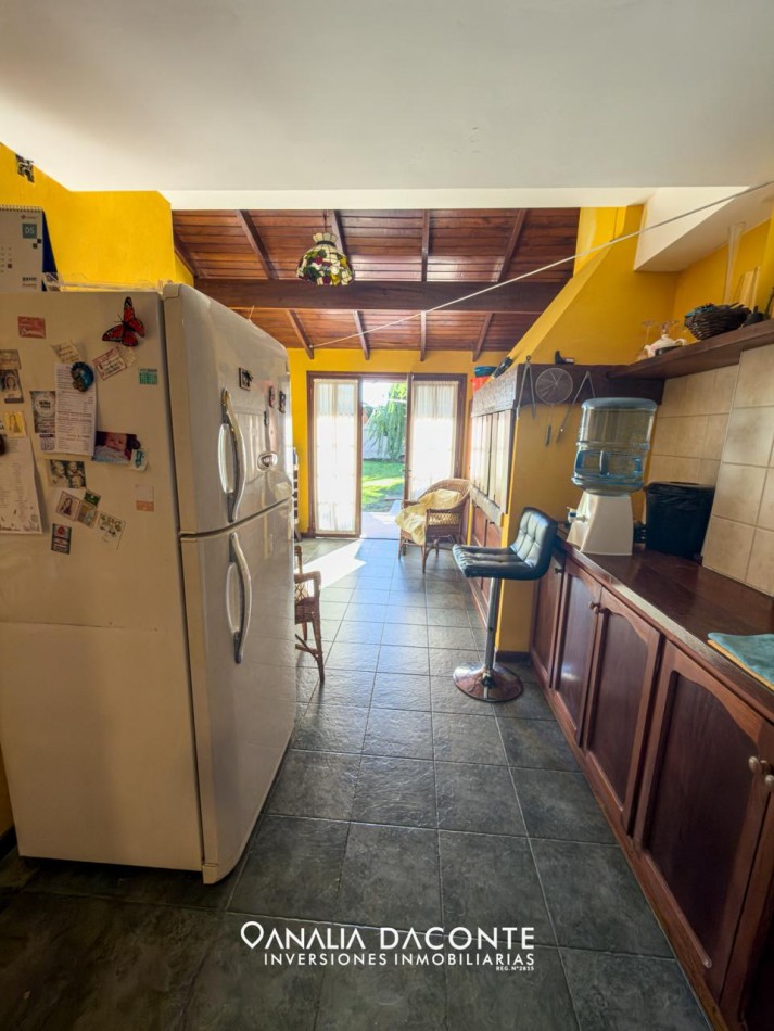 Amplio chalet con parque y garage. Parque Camet