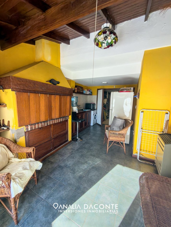 Amplio chalet con parque y garage. Parque Camet