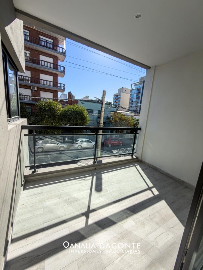 DEPTO 2 AMB CON TERRAZA Y QUINCHO PROPIO DE CATEGORIA A ESTRENAR. EDIFICIO PLAZA MITRE