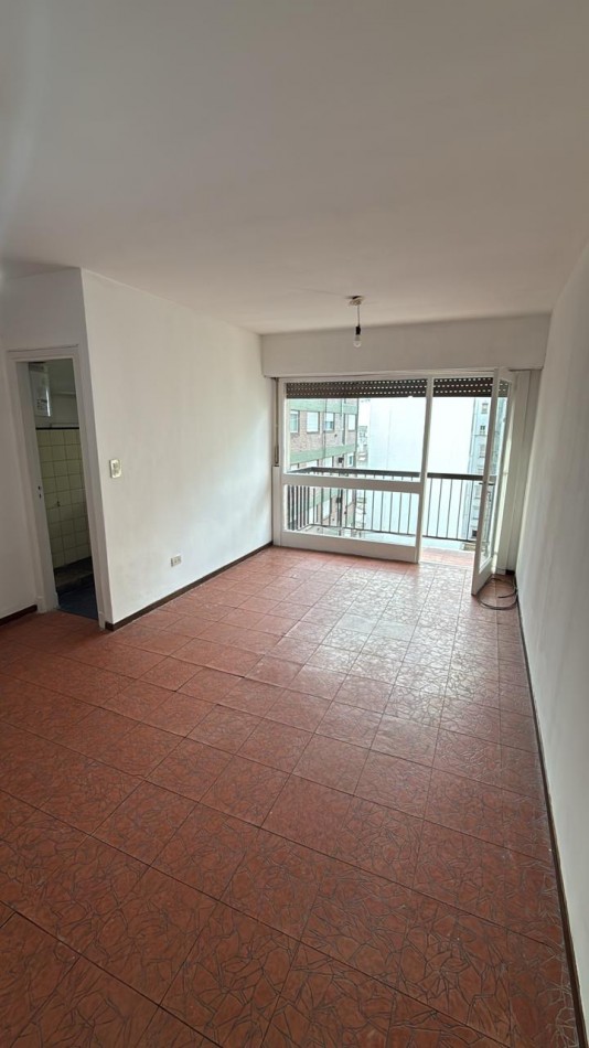 Departamento 1amb con balcon. Zona Aldrey