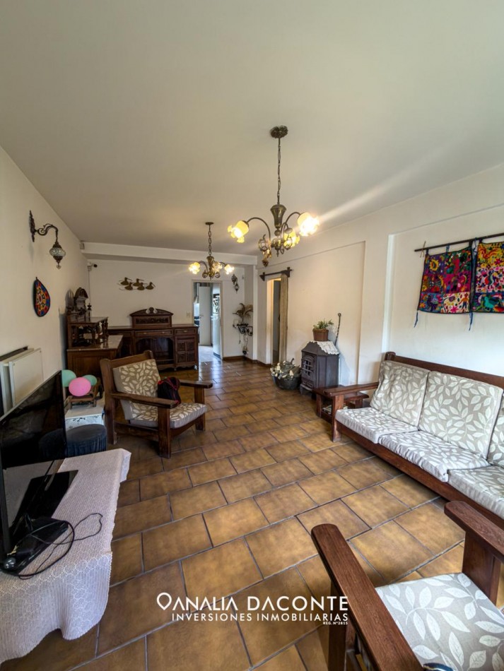 Chalet 5 amb con parque, garage y piscina. Parque Luro