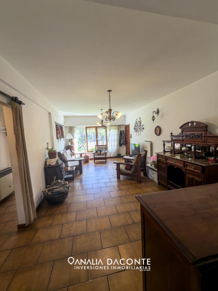 Chalet 5 amb con parque, garage y piscina. Parque Luro