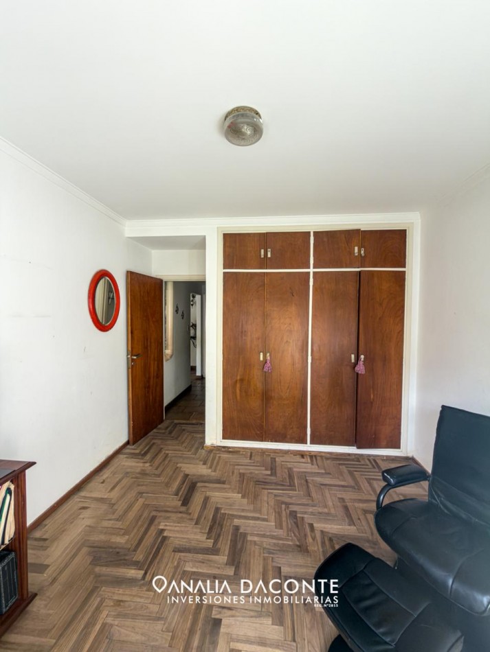 Chalet 5 amb con parque, garage y piscina. Parque Luro