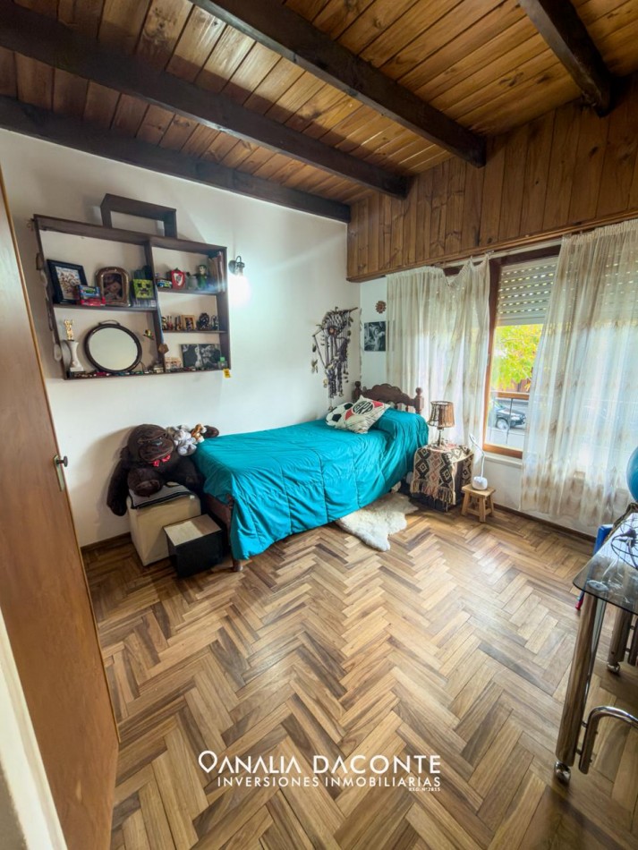 Chalet 5 amb con parque, garage y piscina. Parque Luro