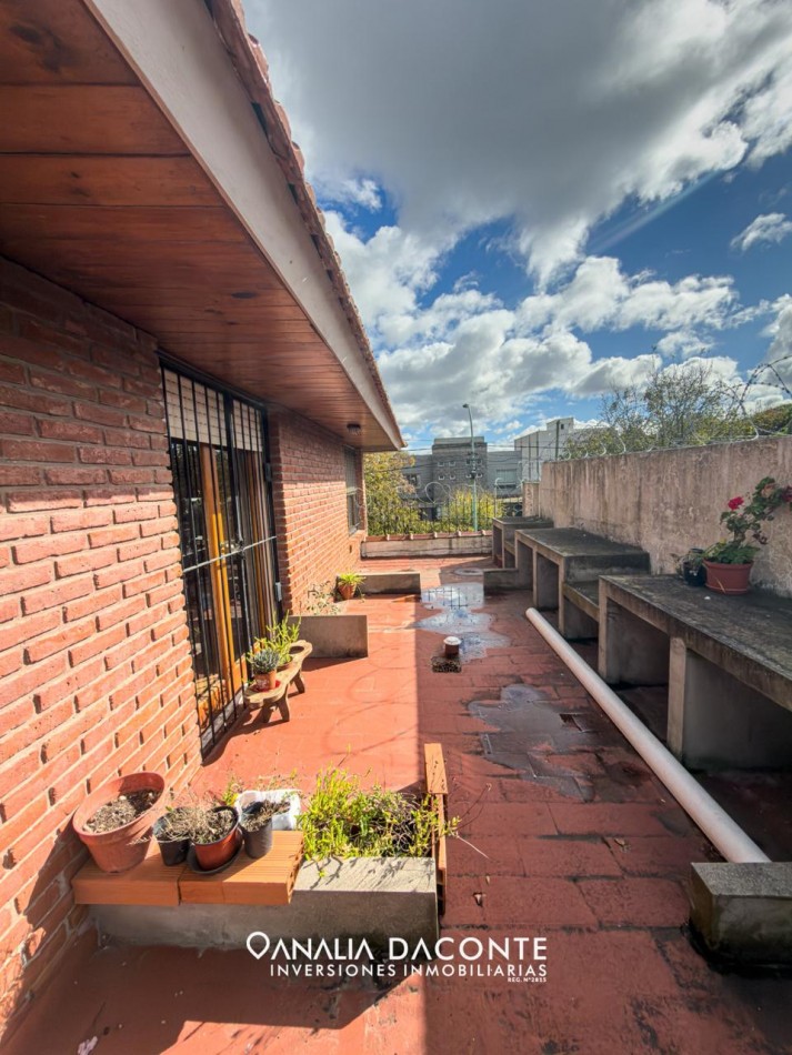 Chalet 5 amb con parque, garage y piscina. Parque Luro
