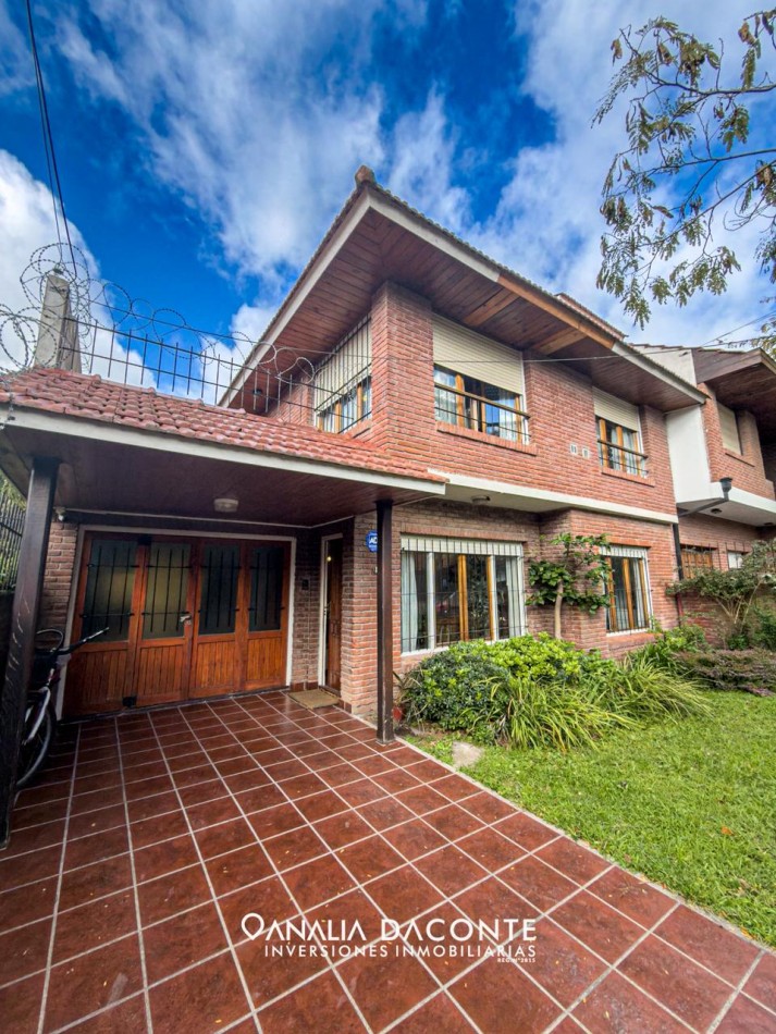 Chalet 5 amb con parque, garage y piscina. Parque Luro