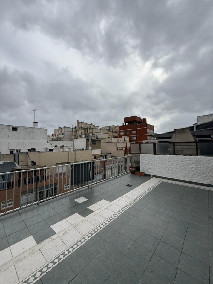 Depto 3 amb con gran terraza + dependencia y cochera. Plaza Colon