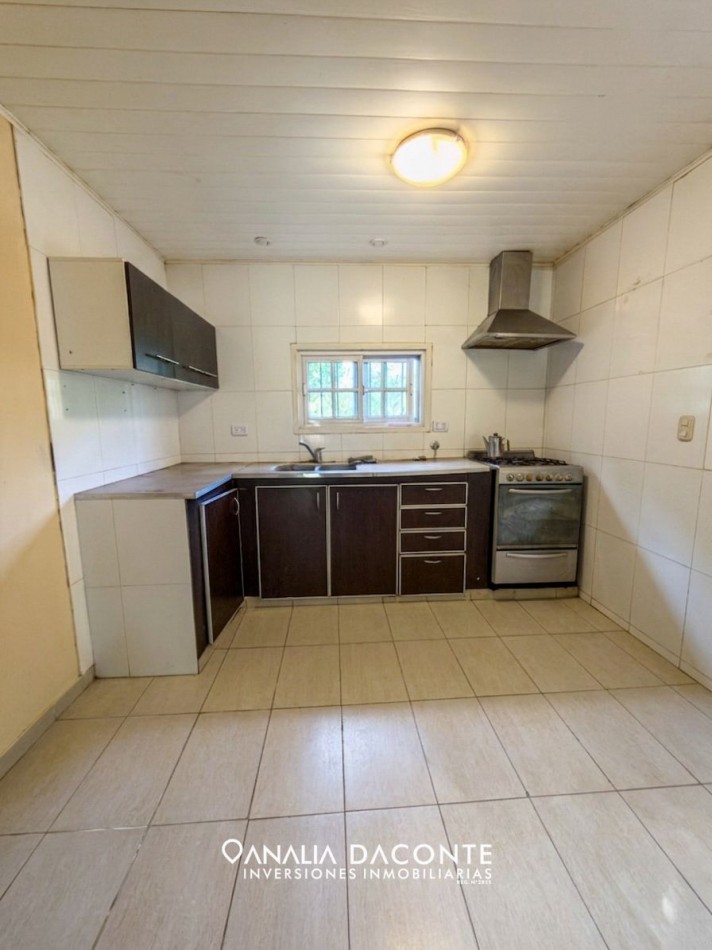 2 casas  en blocks con gran parque. Barrio El Sosiego