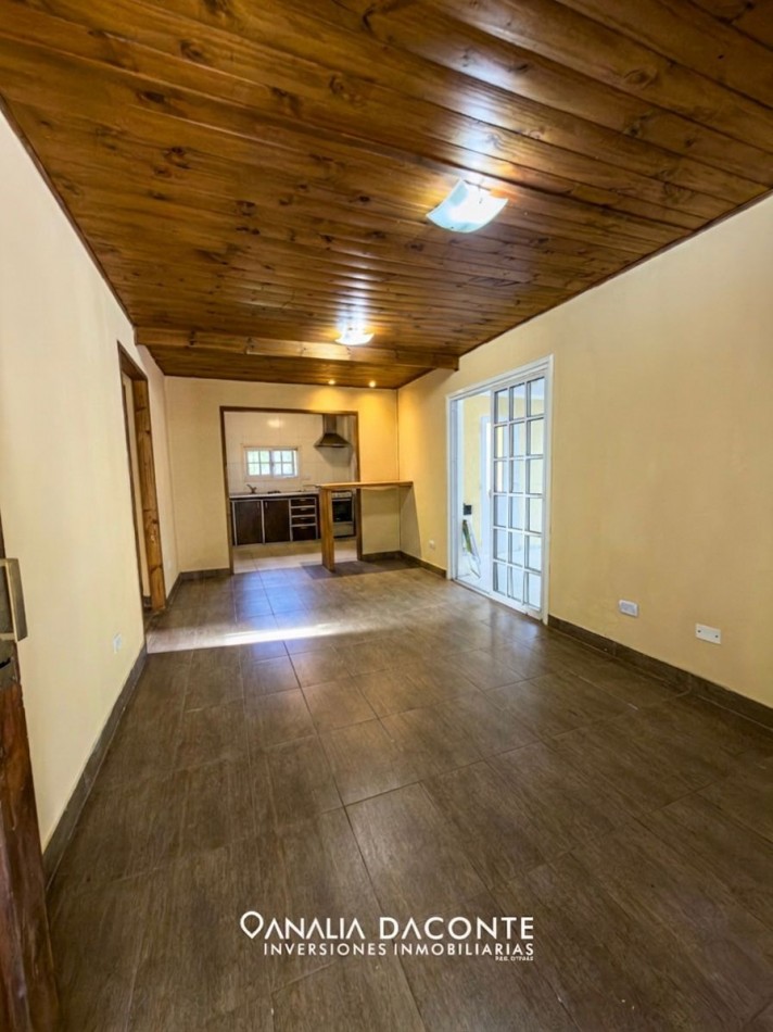 2 casas  en blocks con gran parque. Barrio El Sosiego