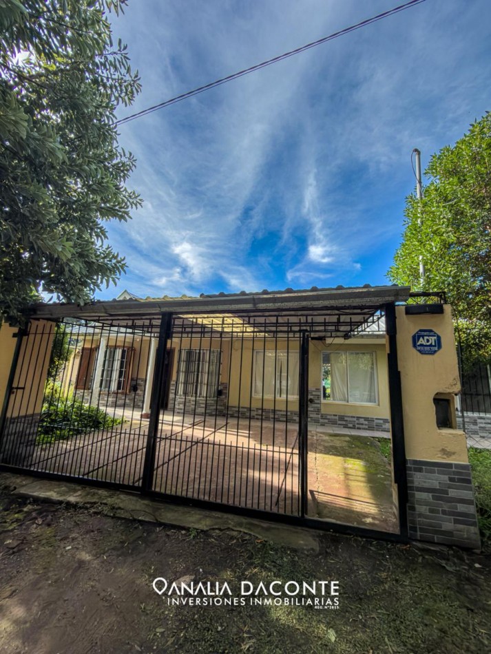 2 casas  en blocks con gran parque. Barrio El Sosiego