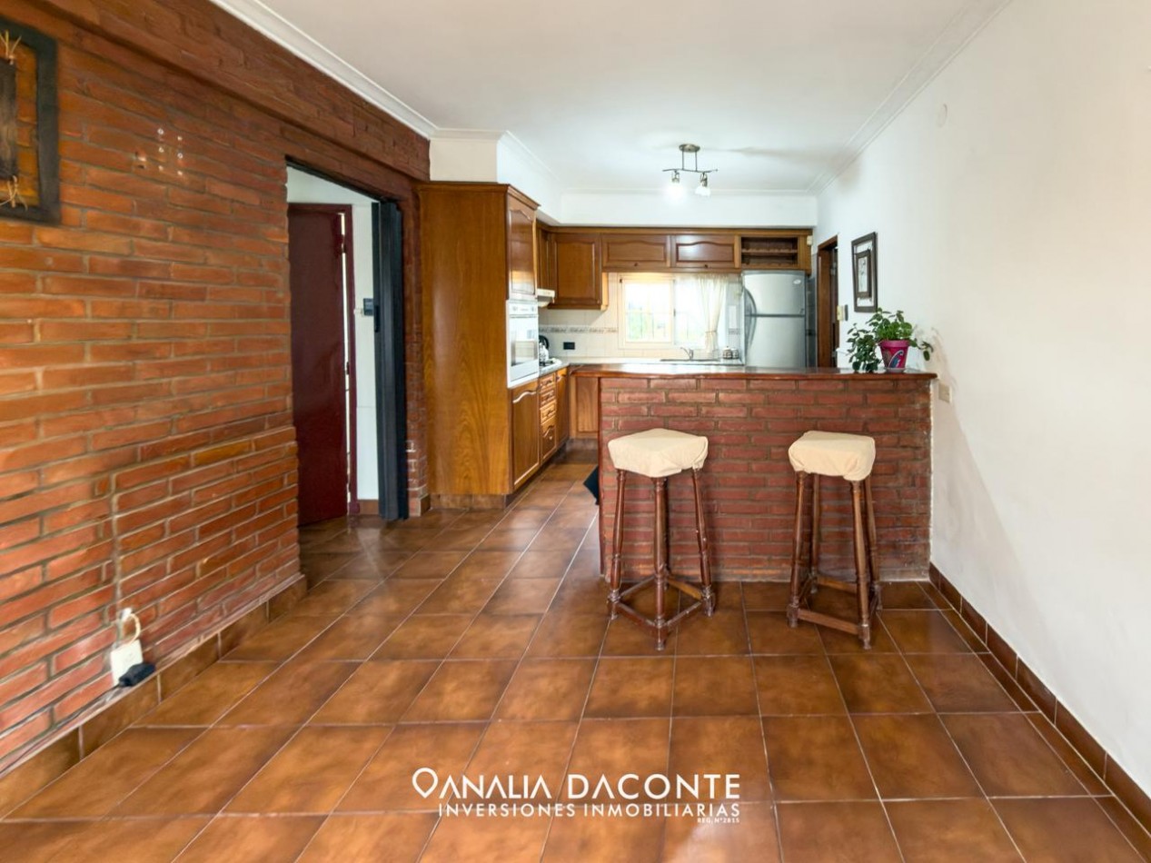 Impecable chalet sobre lote propio. Los Pinares