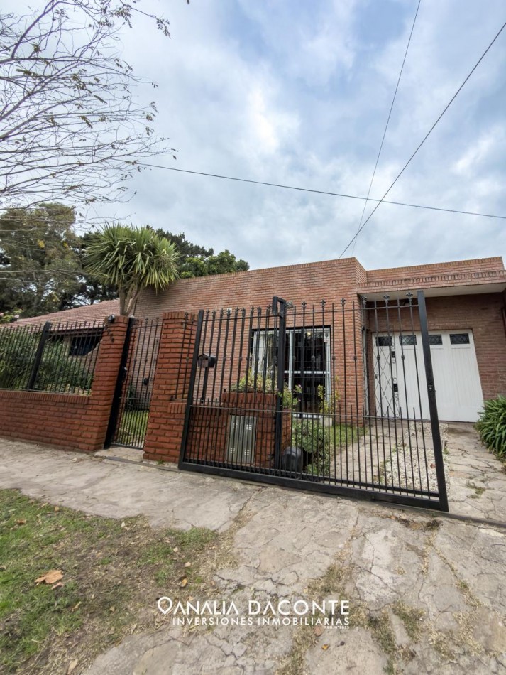 Impecable chalet sobre lote propio. Los Pinares