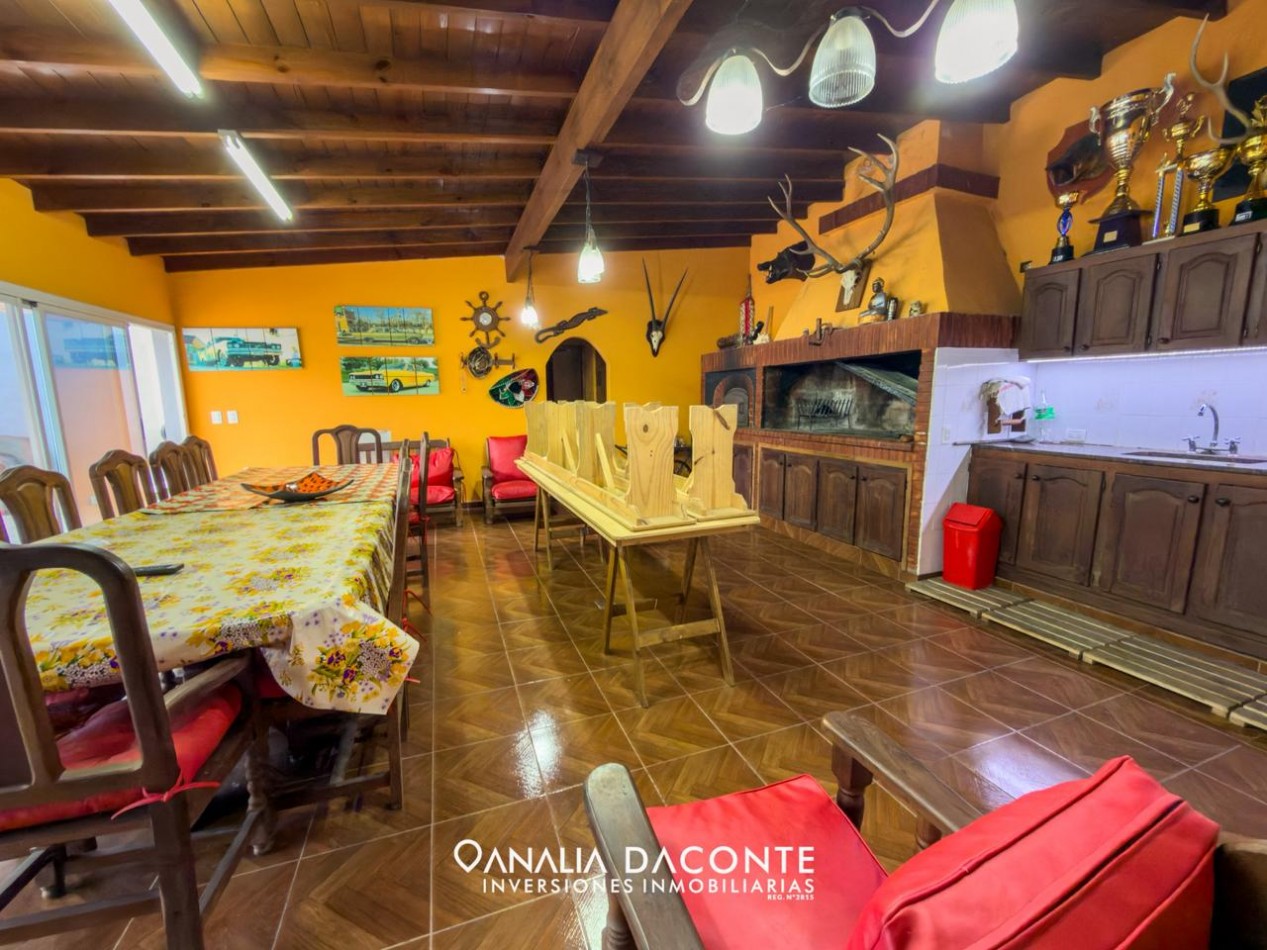 Chalet 3 amb con garage, gran quincho y jardin. San Geronimo