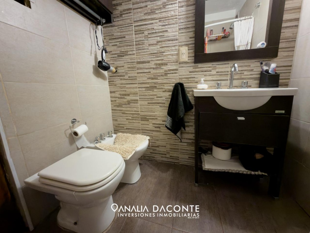 Chalet 4 amb con garage, quincho y jardin. Barrio Lopez de Gomara