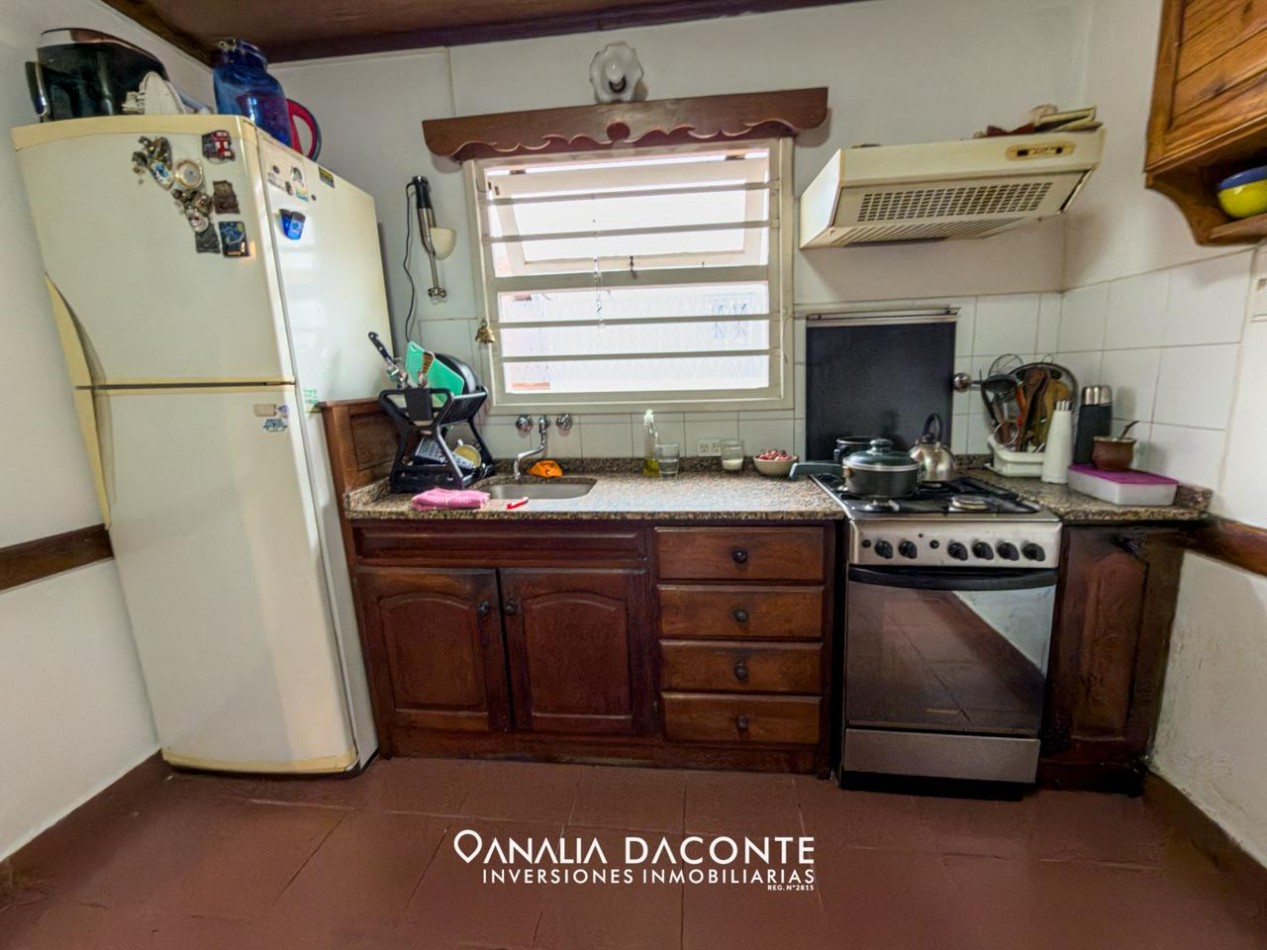 Chalet 4 amb con garage, quincho y jardin. Barrio Lopez de Gomara
