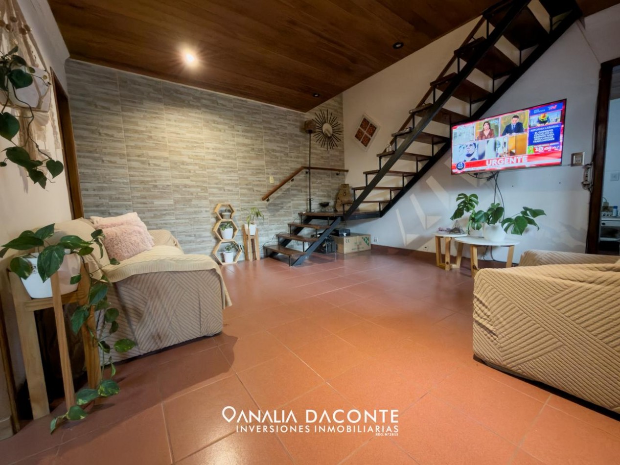 Chalet 4 amb con garage, quincho y jardin. Barrio Lopez de Gomara