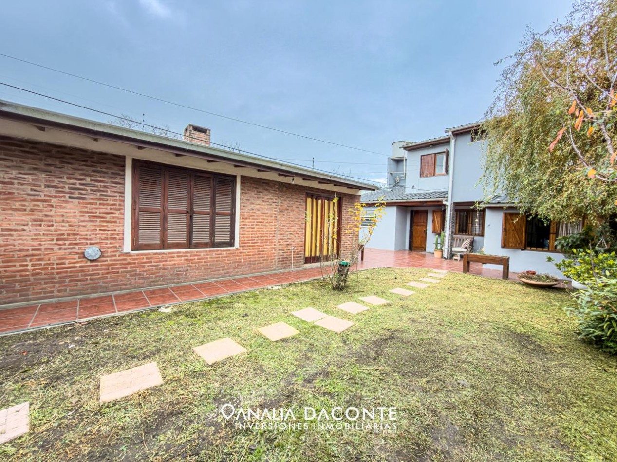 Chalet 4 amb con garage, quincho y jardin. Barrio Lopez de Gomara