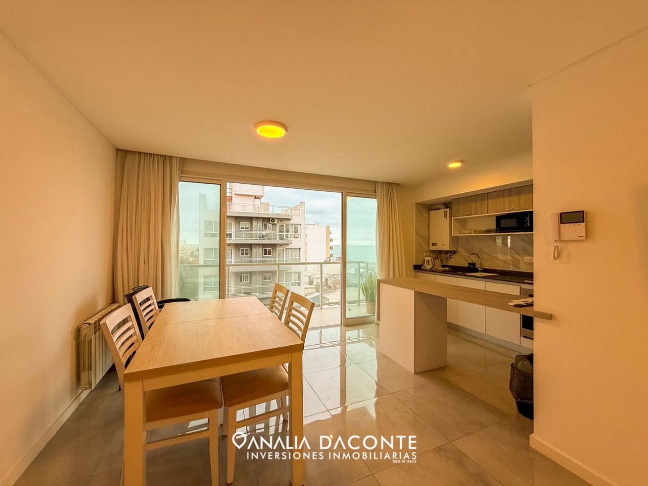Exclusivo semipiso de 2 amb con vista al mar y cochera. La Perla