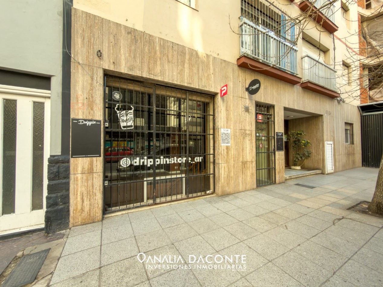 Local comercial en dos niveles. 80m2. La Perla