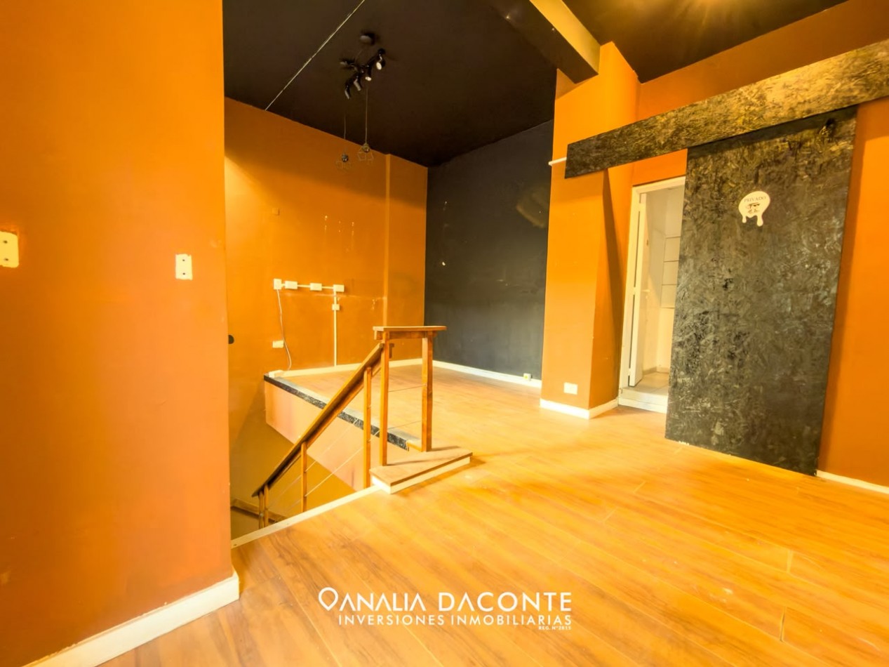 Local comercial en dos niveles. 80m2. La Perla