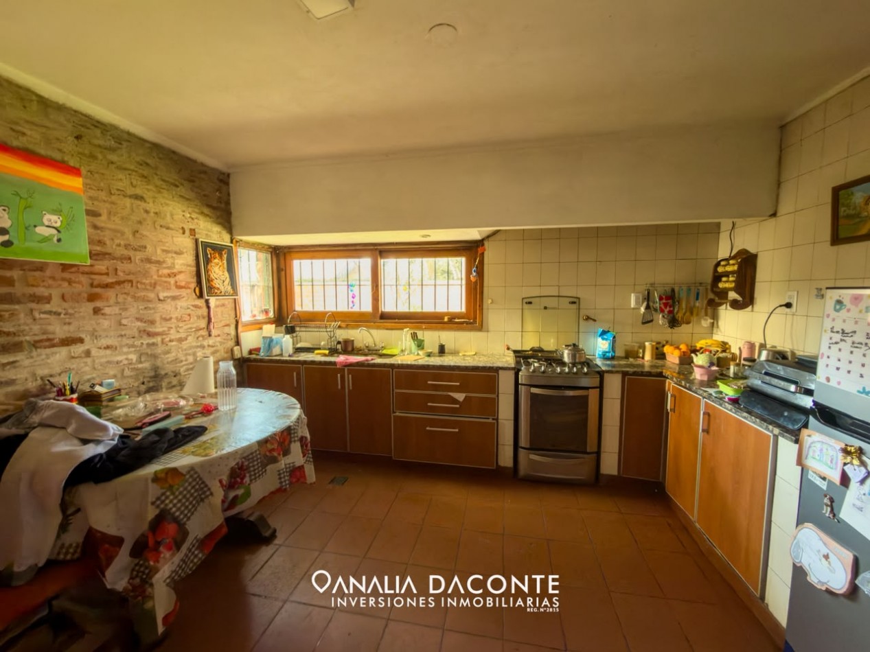 Chalet 5 amb con parque y cochera. Marcos Sastre al 2200