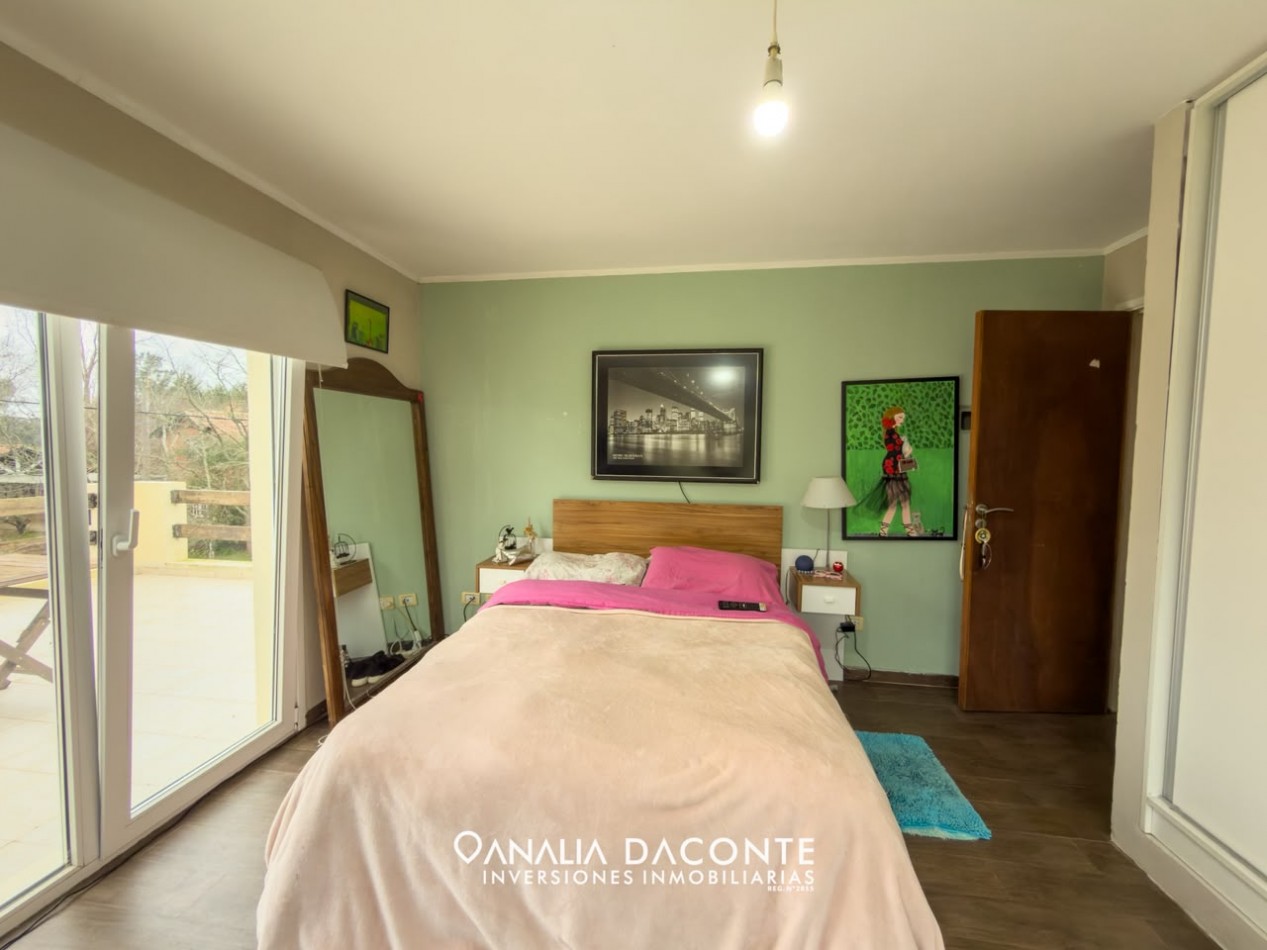 Moderno chalet 5 amb con gran parque y piscina. Barrio La Armonia