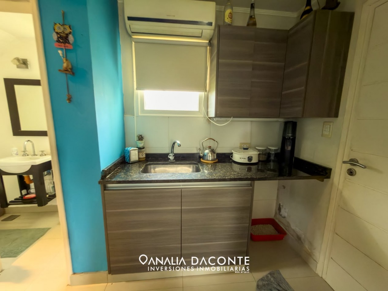 Moderno chalet 5 amb con gran parque y piscina. Barrio La Armonia
